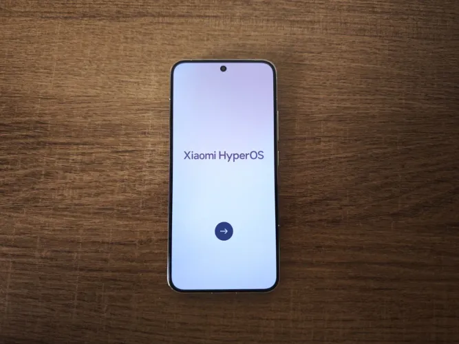 Xiaomi 14 Branco (512GB / 12GB RAM) - Estado de Novo + Acessórios Originais