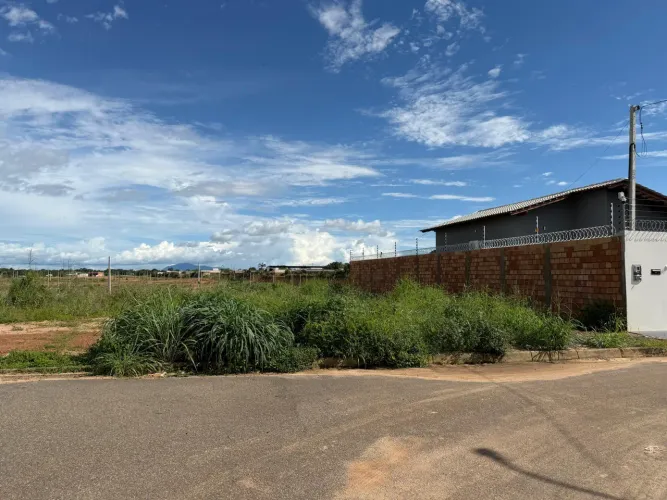 Vende-se terreno no cidade satélite com 250 m2 