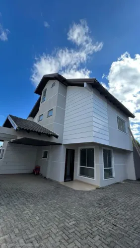 Sobrado 3Q 150m2, quintal e churrasqueira