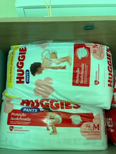 Fralda Huggies M 72 unidades