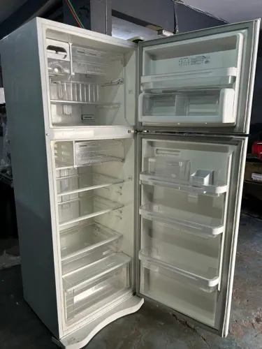 REFRIGERADOR DUPLEX ELECTROLUX DF52 FROST FREE BRE49 BRANCO-GARANTIA 06 (SEIS) 