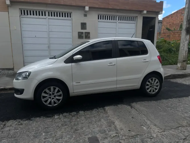 Volkswagen Fox 1.0 MI Total Flex 8V 5P 2013