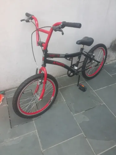 Vendo bicicleta nova