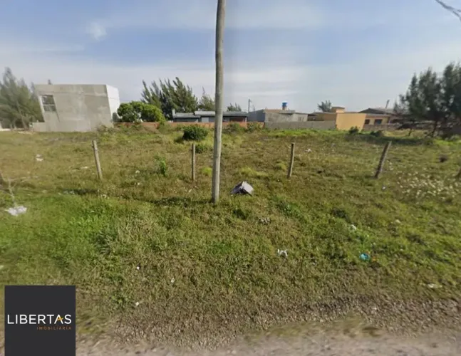Terreno em Capão Novo com 300m² a 2 quadras do mar