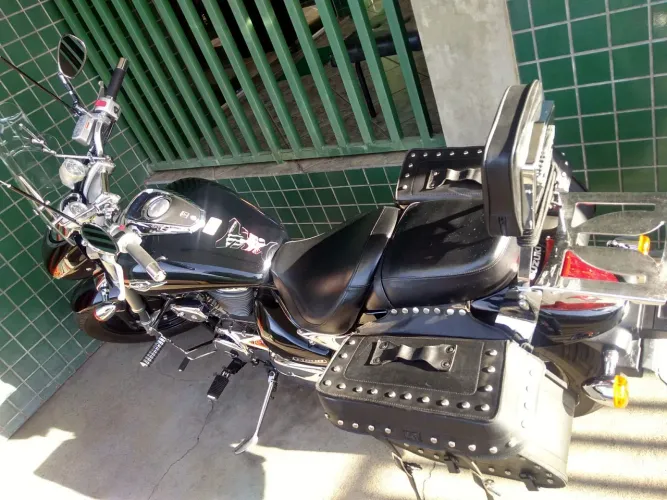 Suzuki Boulevard m800 muito conservada