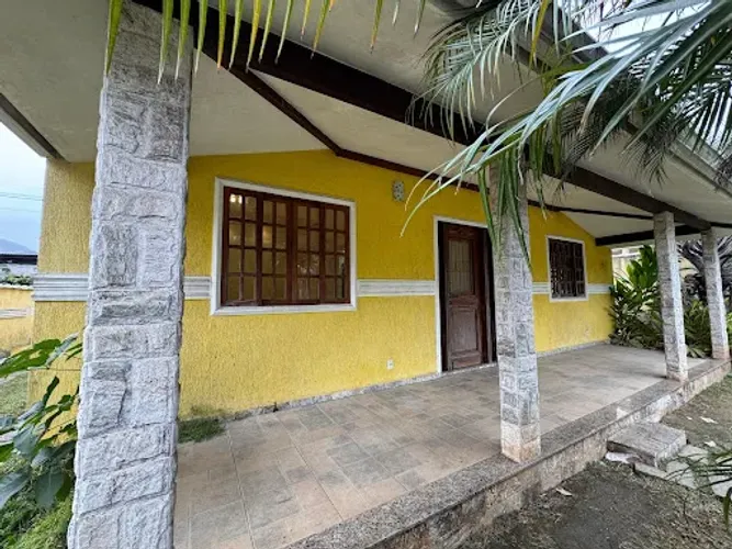 Cond. Bosque de Itapeba, Casa linear c/ Var, sala, 3 qtos, suite, amplo quintal.