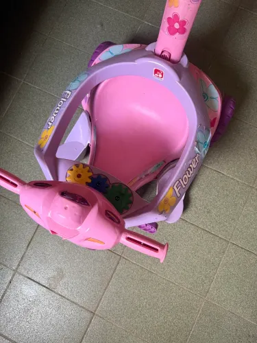 Carrinho para criança 90 reais chamar no watts *