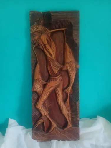 Placa de parede entalhada na madeira - O pescador , Ceará 