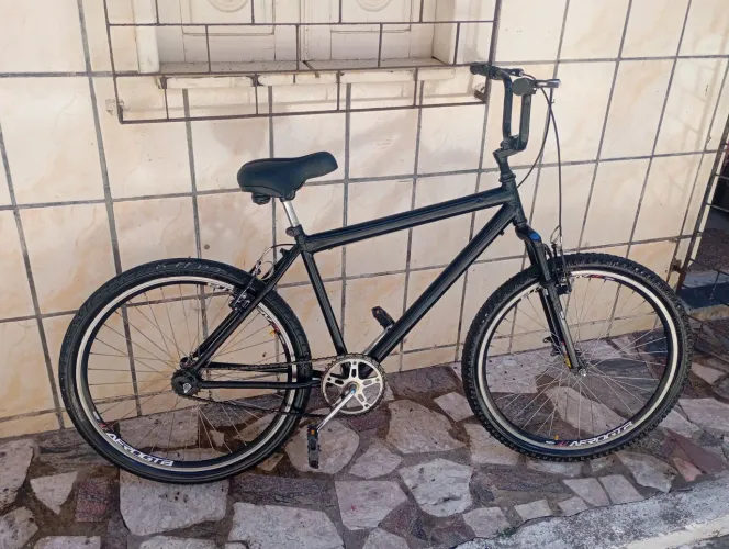 Vendo Bicicleta Aro 26 toda filé 