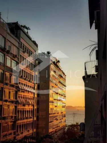 Maravilhoso conjugado reformado com vista mar no posto 6