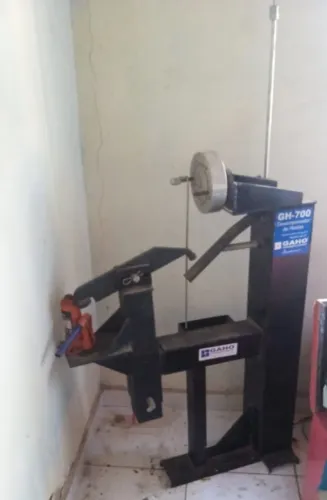 Máquina de desempenar rodas 