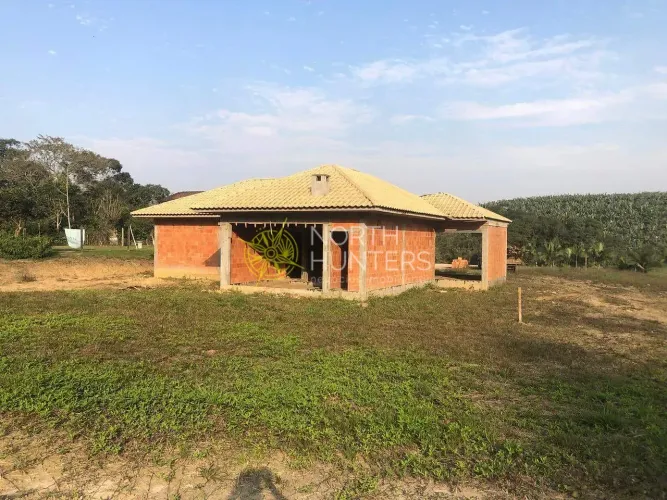 Chácara à venda com terreno de 2.500m² em Santo antônio, Barra Velha, SC