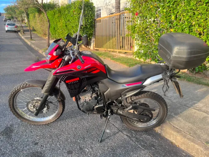 Xtz Lander vermelha 2024