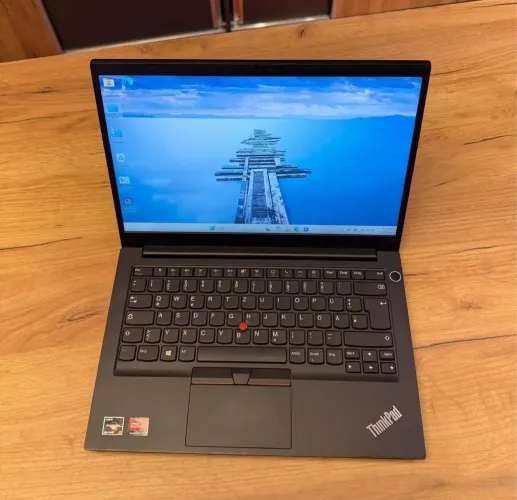 Notebook Lenovo thinkpad RYzen 3 5300U Placa de vídeo AMD Radeon SSD 256 gb