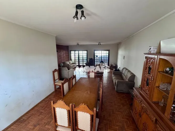 Casa Mobiliada com 3 quartos, 2 suítes, 1 vaga, para alugar, 836 m² por R$ 4.800/mês - Jar