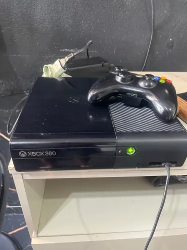 Xbox 360 super slim 600 completo