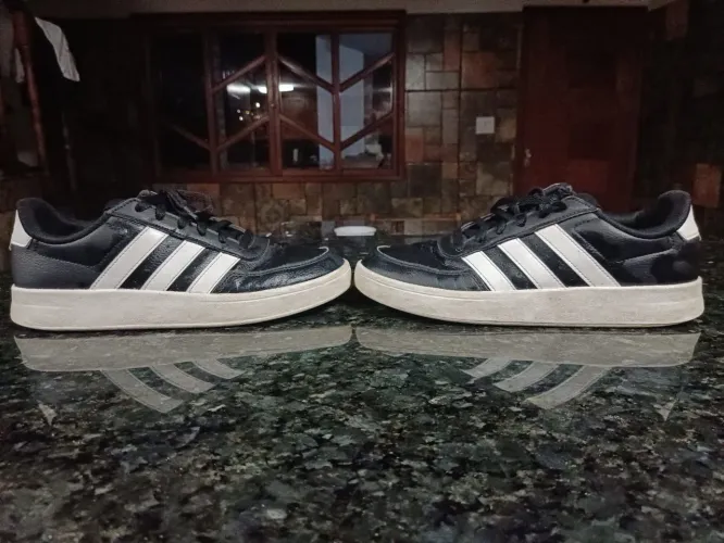 Tênis casual Adidas, tamanho 40