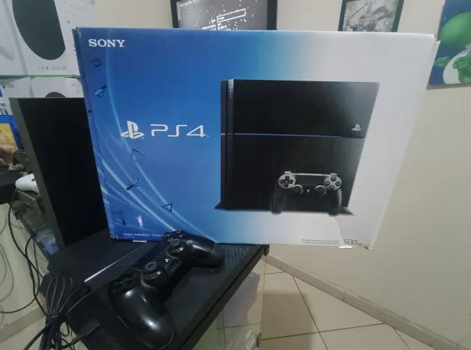 Playstation 4 com versão 11 item de colecionador. Aceita destrava