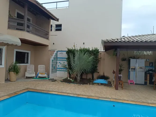 Sobrado para venda possui 315 metros quadrados com 3 quartos em Centro - Itanhaém - SP