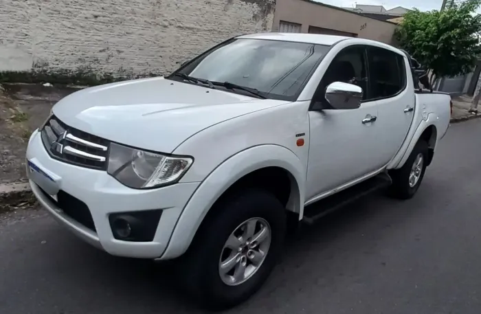 Mitsubishi L200 Triton HPE 3.2 CD TB Int.diesel AUT 2012