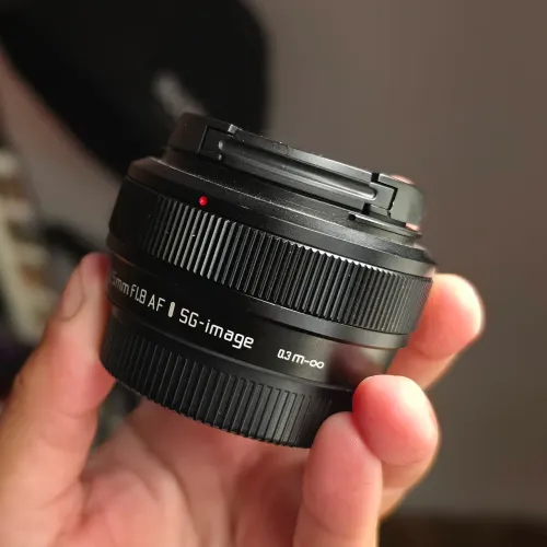Lente 25mm F1.8 AF Sony