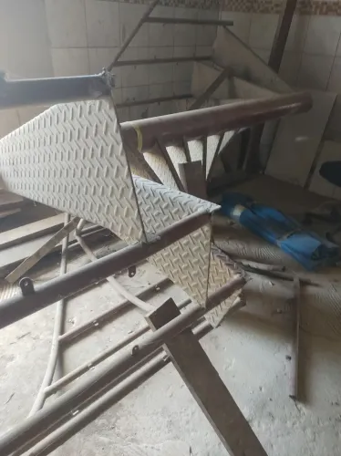 Vendo escada de Metalon em aspiral