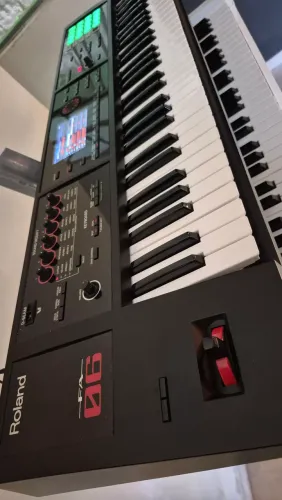 Teclado Roland FA 06