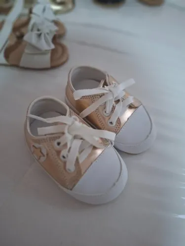 Tênis bebê menina - Dourado