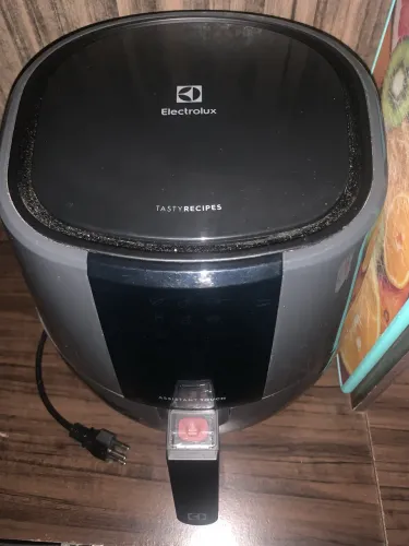 AIR FRYER DIGITAL NOVA USADA UMA VEZ