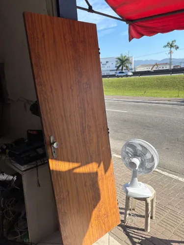 Porta de madeira 70x208