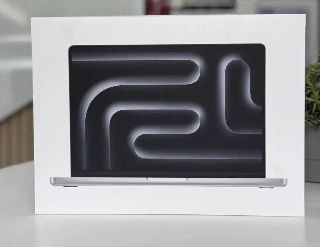 MacBook Pro 16 M5 Max 36GB RAM SSD 2TB