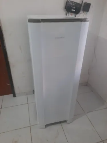 Vende-se geladeira Esmaltec 