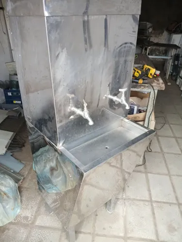 Bebedouro industrial e escolar