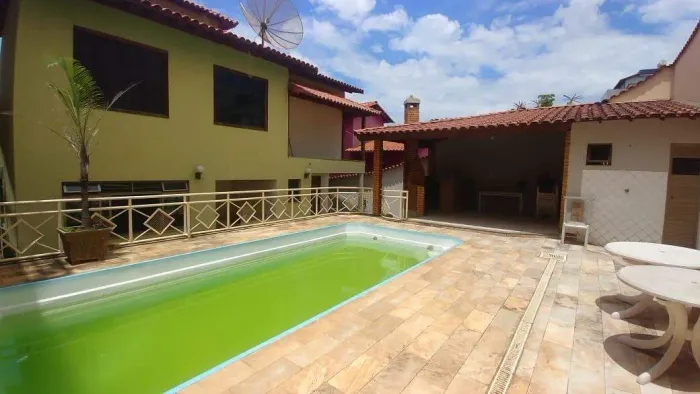 Casa com piscina para alugar no Jardim Riacho das Pedras.