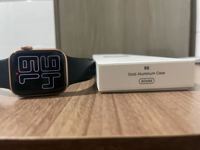 Apple Watch SE 40mm Gold - Excelente estado