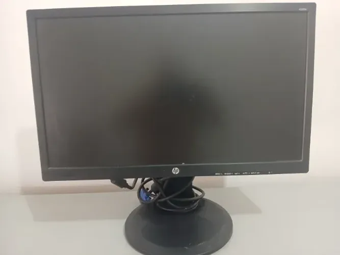 Monitor HP 21.5" Full HD IPS - Com Ajuste de Altura e Rotação Vertical (Bivot)