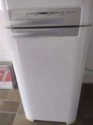 Geladeira Eletrolux D-46 elegance 