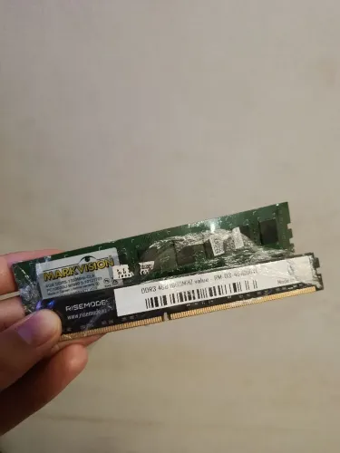 2 memórias ram de 4gb ddr3