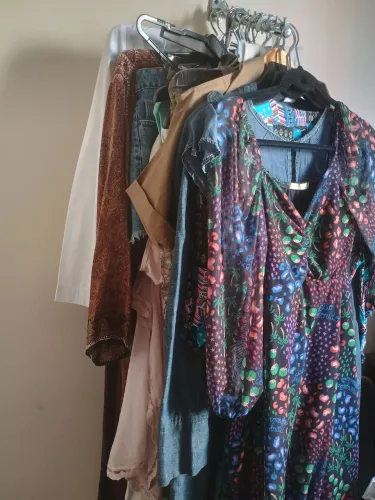 ROUPAS E PEÇAS DIVERSAS