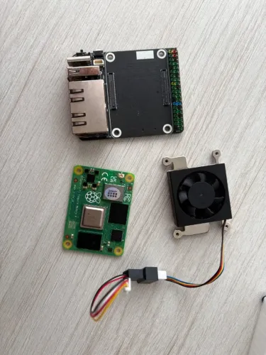 Raspberry PI4 CM4 + WavesShare CM4 + Ventoinha