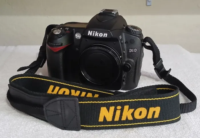 Câmera Nikon D-90, novíssima! acompanha lente DX AF-Nikkor 18-105mm.