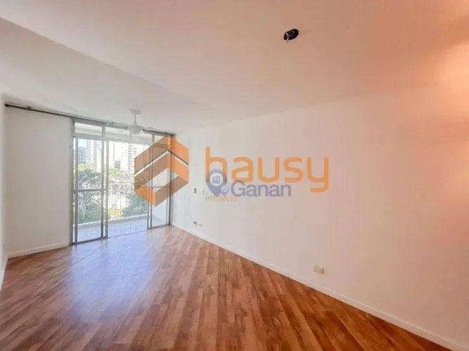 Apartamento com 2 Dormitórios, Suíte e Planejados em Excelente Localização