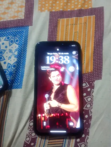 Vendo um iPhone XR preto