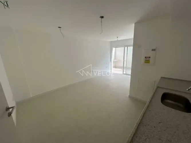 Studio : / Residencial / Gávea