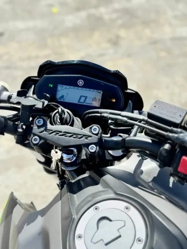 Moto YAMAHA FZ25 FAZER