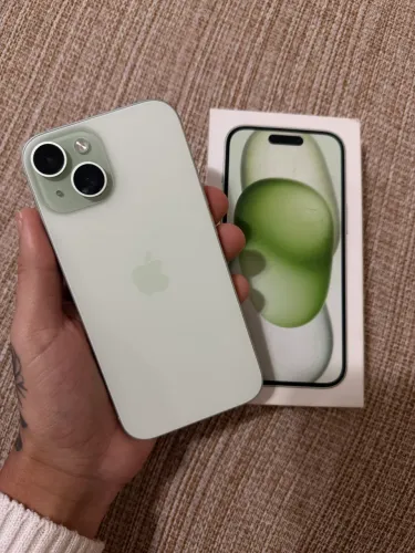 Vendo iPhone 15 256GB verde