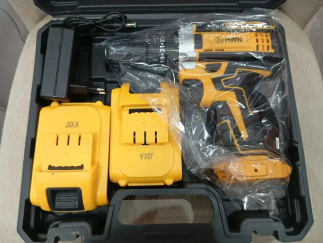 Parafusadeira e Furadeira 48V a Bateria com Maleta e Acessórios - Nova