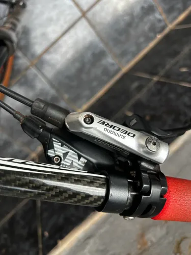 Bike Carbono 29 Deore RockShox - Muito Nova