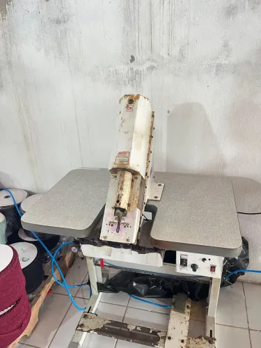 Vendo 2 máquinas pneumática de fazer laço
