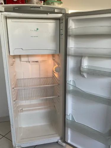 Vende-se geladeira 